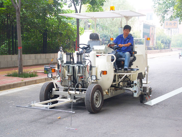 dy telligent driving-type road marking machine