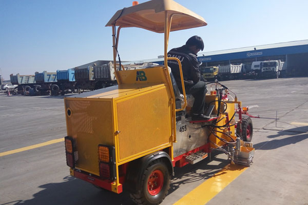 AC-STM thermoplastic road marking machine 01
